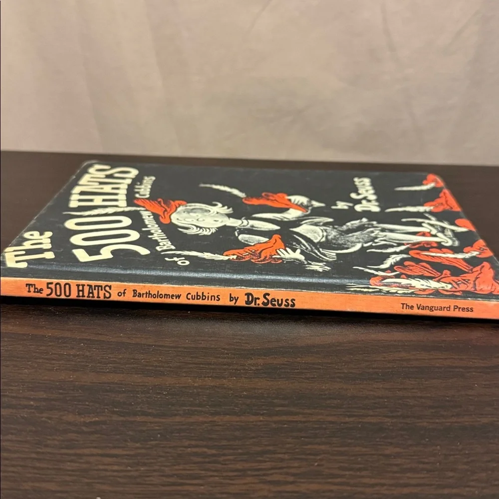 The 500 Hats of Bartholomew Cubbins by Dr. Seuss - Picture 5 of 12